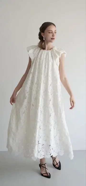 Acka. flower lace drape 원피스