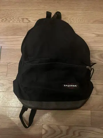 EASTPAK 블랙 백팩