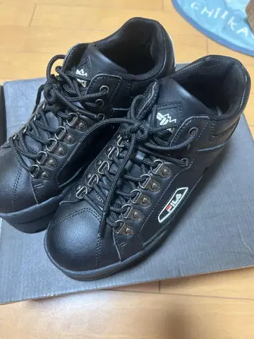 FILA 트레일 블레이저 통굽 스니커즈 25cm