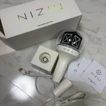 NIZIU 공식 라이트 스틱 화이트