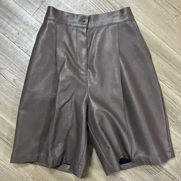 N. 브라운 가죽 숏팬츠 M 사이즈