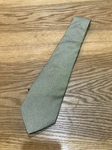 Brooks Brothers 헤링본 넥타이 올리브 그린
