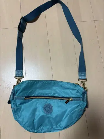 오로비안코 숄더백 엠블럼 로고 포함