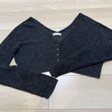 AKIO 가디건