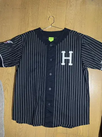 HUF 블랙 스트라이프 반팔 셔츠