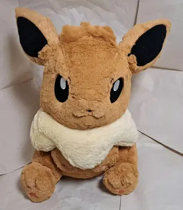 커다란 폭신폭신 봉제 인형 이브이