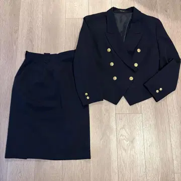 Hartford 노카라 셋업 골드 버튼 울 M