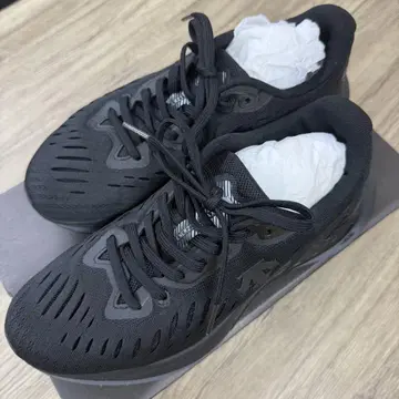 통기성 메쉬 블랙 러닝화 26.5cm