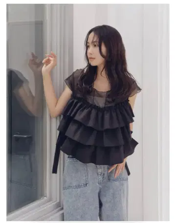 piping bulky frill blouse