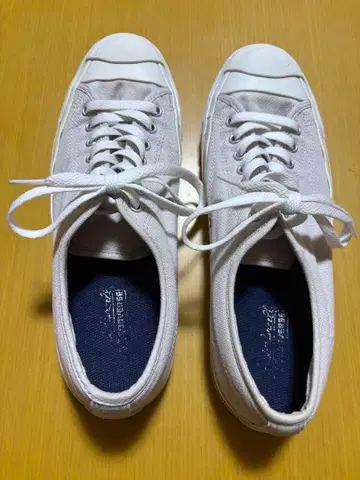 화이트 캔버스 스니커즈