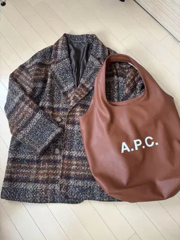 A.P.C. 아페쎄 니농 백