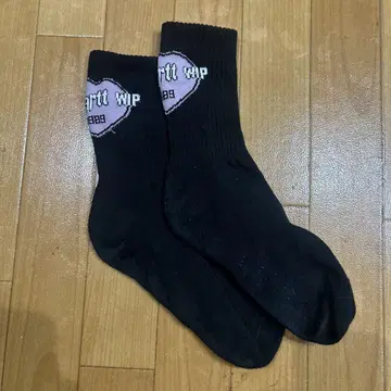 carhartt wip 하트 로고 삭스 블랙
