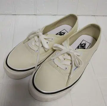 VANS AUTHENTIC 44 DX 화이트 23.5cm