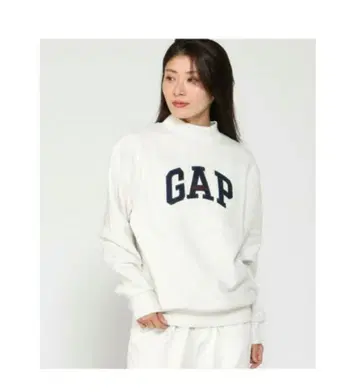 GAP 로고 트레이닝복 맨투맨