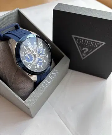 [새상품급] GUESS 크로노그래프 W1050G1 손목시계 블루