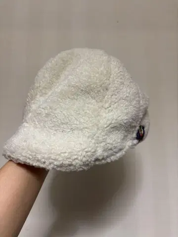 화이트 버킷햇 에스닉 패턴