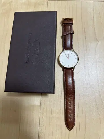 Daniel Wellington 아날로그 손목시계 화이트/브라운