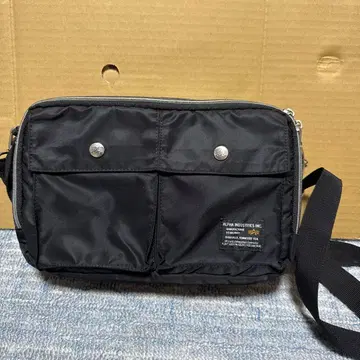 ALPHA INDUSTRIES 숄더백 블랙