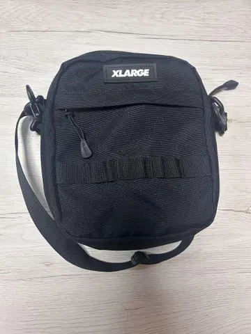 XLARGE 블랙 숄더백