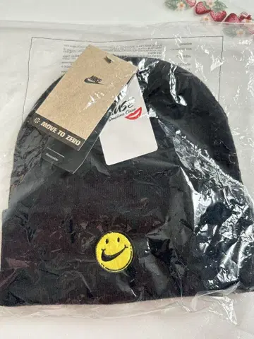 MUSE [ NIKE/나이키 ] SMILY BEANIE