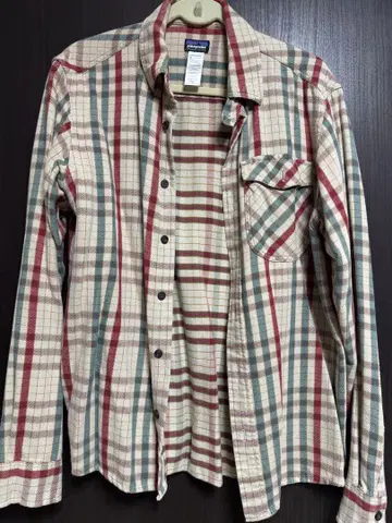 patagonia 체크 무늬 플란넬 셔츠 M 사이즈