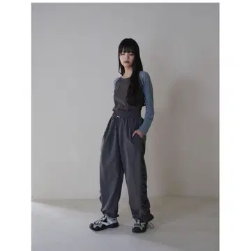 uneui 사이드 프릴 나일론 팬츠 와이드 팬츠 이지 팬츠