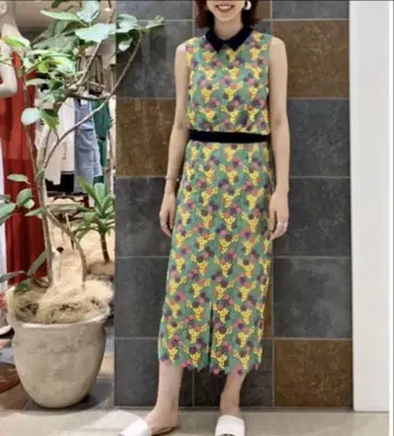 그레이스 콘티넨탈 스몰 플라워 타이트 스커트 레이스 자수 38 사이즈