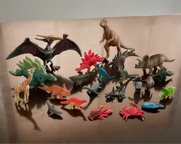 공룡과 해양 생물 피규어 세트 약 20개