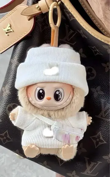 라부부 labubu 봉제 인형 화이트 의류