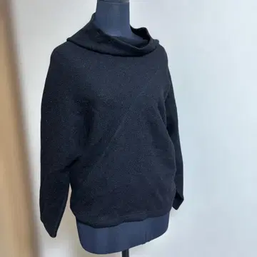 요건 레일 어시멘틀리 알파카 혼방 스웨터
