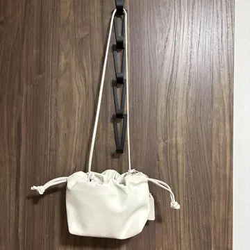 밴야드 스톰 숄더백