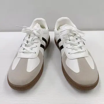 새상품 남성용 25.0cm 저먼 트레이너 스니커즈 화이트 블랙 2467W