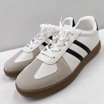 새상품 남성용 27.0cm 저먼 트레이너 스니커즈 화이트 블랙 2467W