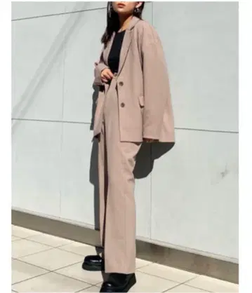 베이지 더블 버튼 셋업 수트