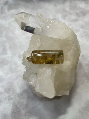 타이틴 루틸 펜던트 탑