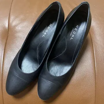 REGAL 블랙 하이힐 펌프스 24.5
