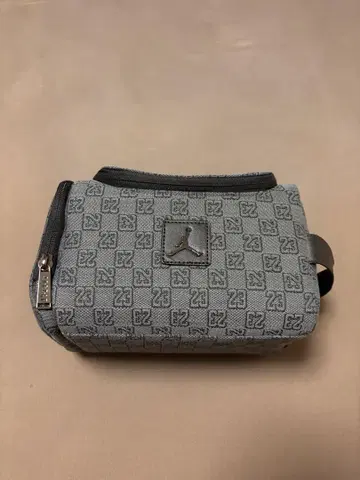 Jordan Monogram Wash Bag Jordan 클러치백