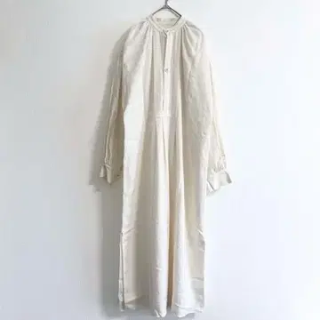 HYKE 최근 모델 LINEN SMOCK DRESS 린넨 원피스
