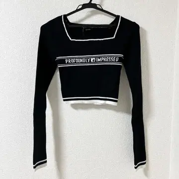 새상품 택 포함 EMODA 스퀘어넥 크롭 니트