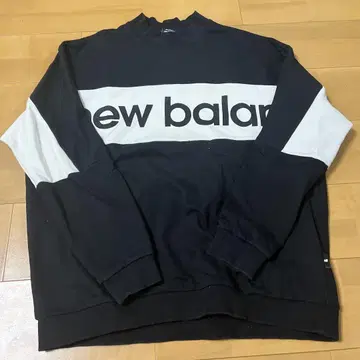 New Balance 로고 긴팔 트레이닝복