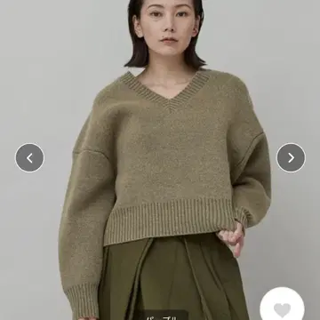 올리브 그린 V넥 니트 스웨터 프리 사이즈