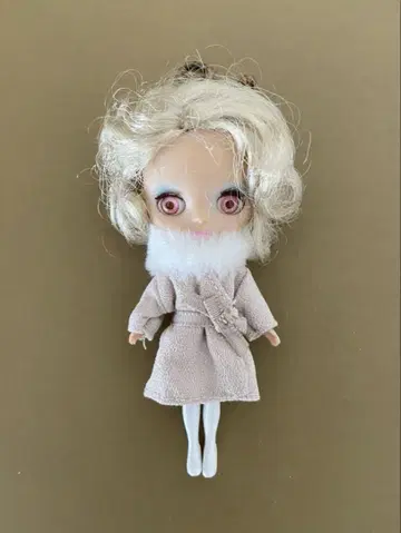 프티 브라이드 할리우드 리턴즈 상자 없음