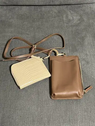 브라운 크로커다일 패턴 숄더백