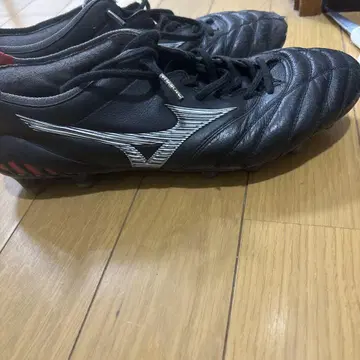 Mizuno 축구화 블랙/레드