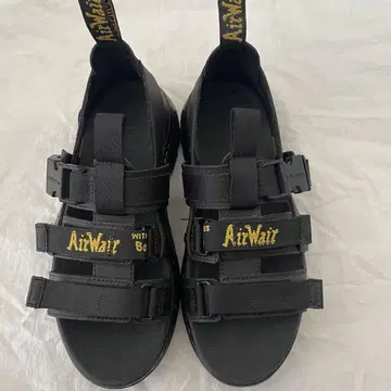 Dr. Martens 닥터마틴 샌들 스트랩 샌들