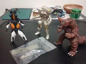 S.H.Figuarts 킹 조, 제튼, 고모라
