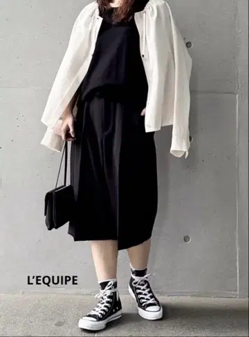 [ 새상품급 ] L'EQUIPE  풀오버 블랙 완판템