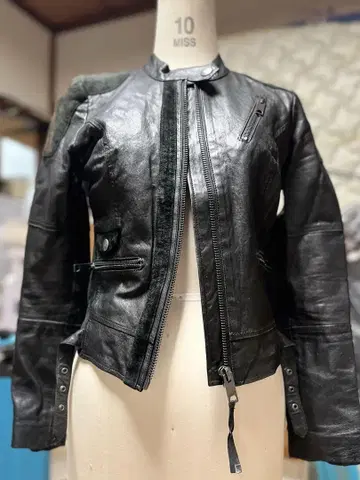 블랙 가죽 숏 자켓