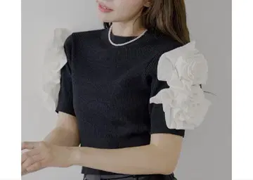 Chico 니트 SALON by Chico 플라워 프릴 퍼프 니트