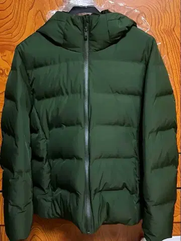 [ 새상품급 ] UNIQLO 심리스 다운 파카